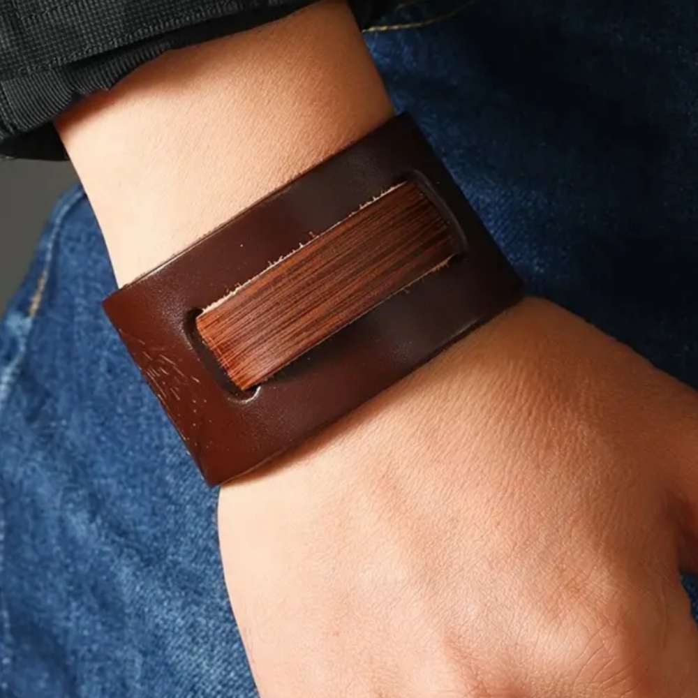 Leather wolf bracelet